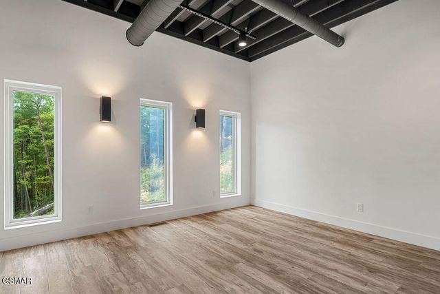 4406 Long Rifle Rd, Sevierville, TN 37862