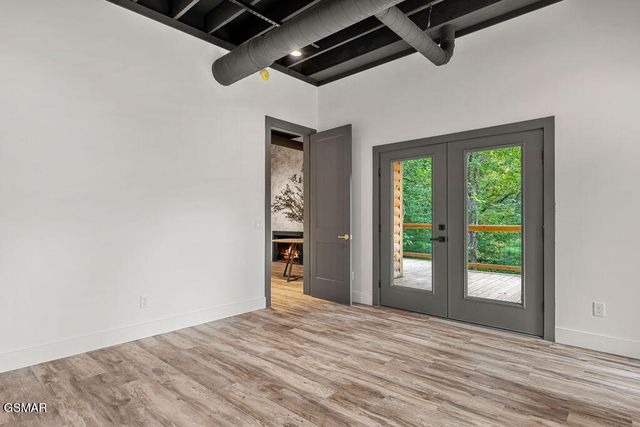 4406 Long Rifle Rd, Sevierville, TN 37862