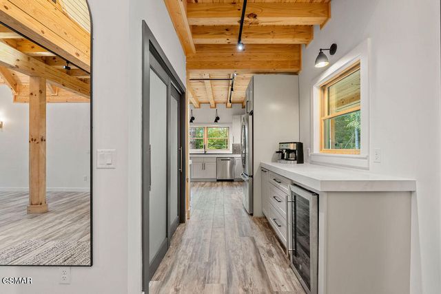 4406 Long Rifle Rd, Sevierville, TN 37862