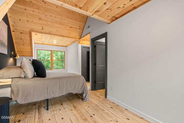 4406 Long Rifle Rd, Sevierville, TN 37862