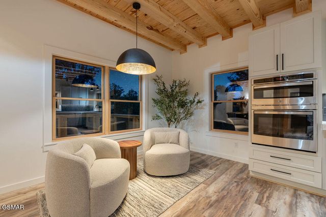 4406 Long Rifle Rd, Sevierville, TN 37862