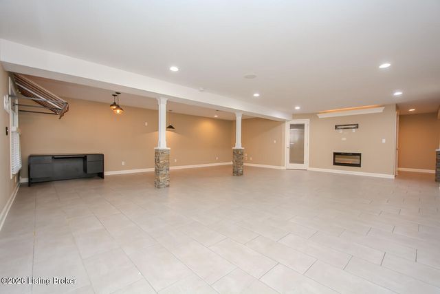 6616 Casey Springs Way, Louisville, KY 40291