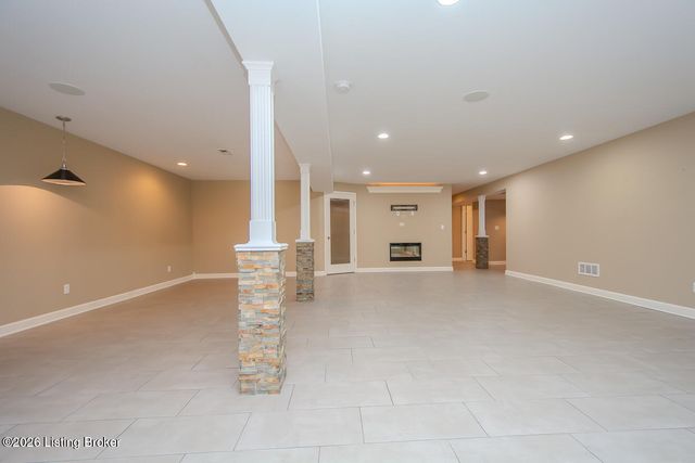 6616 Casey Springs Way, Louisville, KY 40291