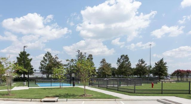 19101 Town Ridge Lane 2201, Webster, TX 77598