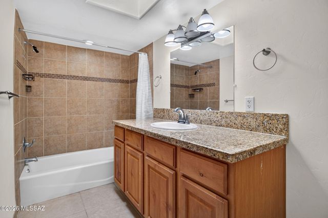 7490 E Deeps Way, Tucson, AZ 85710