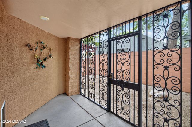 7490 E Deeps Way, Tucson, AZ 85710