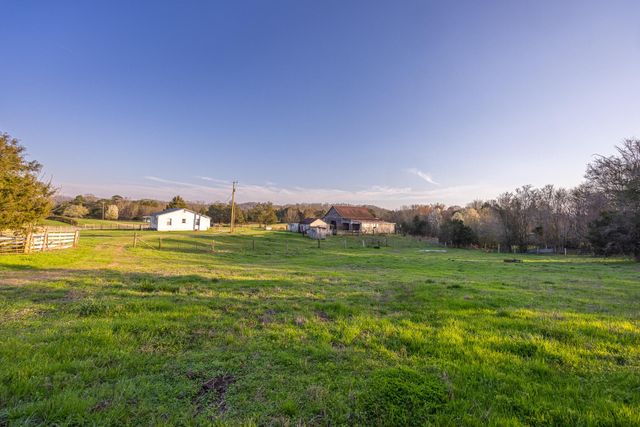 762 Old Tellico Highway, N, Madisonville, TN 37354
