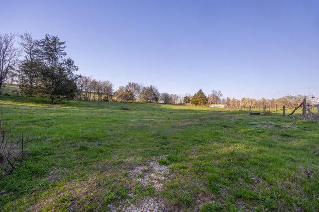 762 Old Tellico Highway, N, Madisonville, TN 37354