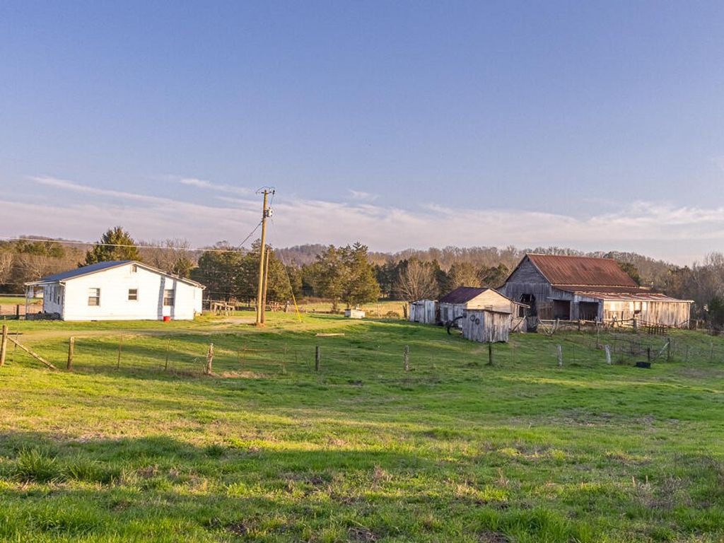 762 Old Tellico Highway, N, Madisonville, TN 37354