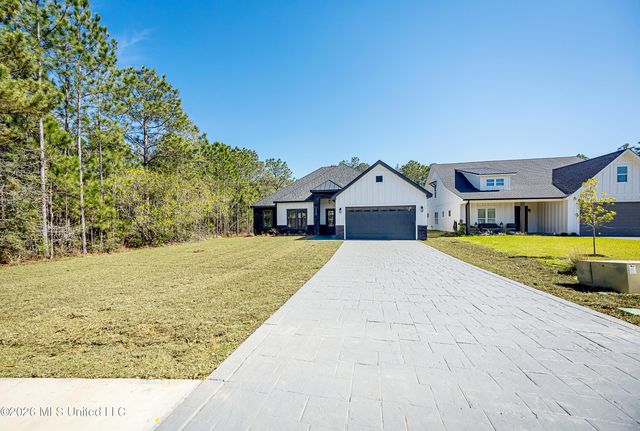 4298 Cobblestone Lane, Gautier, MS 39553