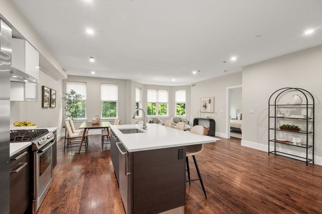 10 St George U301, Boston, MA 02118