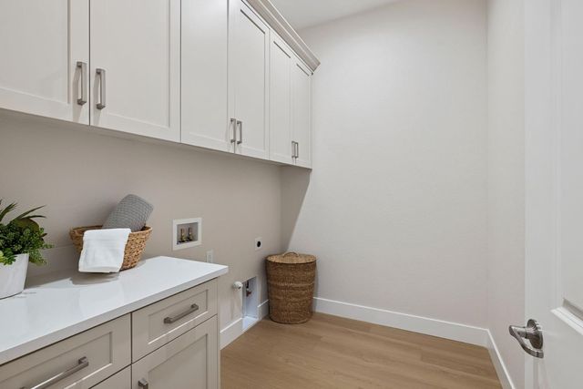 2252 Lyndon St, Lodi, CA 95242