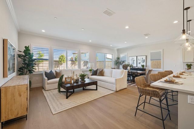 2252 Lyndon St, Lodi, CA 95242
