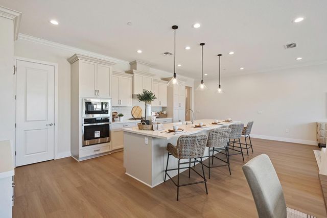 2252 Lyndon St, Lodi, CA 95242