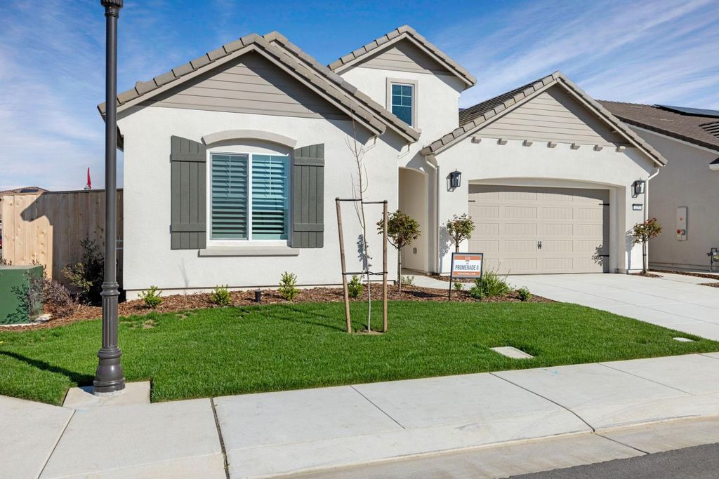 2252 Lyndon St, Lodi, CA 95242