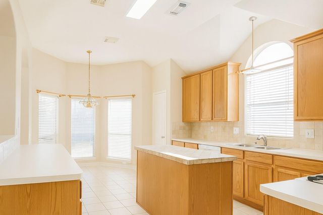 10706 White Oak Park Ct, Cypress, TX 77429