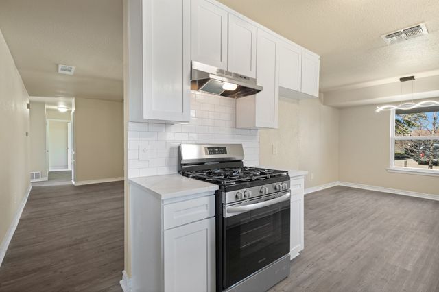 4424 Tiptop Street, Haltom City, TX 76117