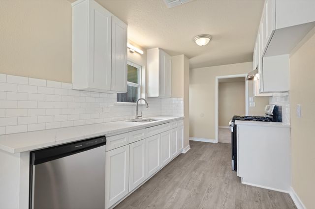 4424 Tiptop Street, Haltom City, TX 76117