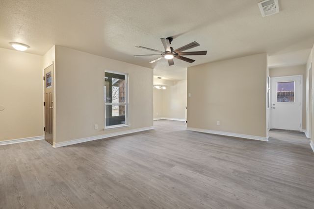 4424 Tiptop Street, Haltom City, TX 76117