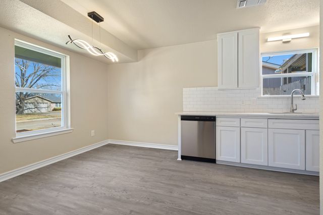 4424 Tiptop Street, Haltom City, TX 76117