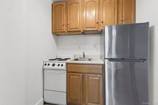 1 Station Square 311, Forest Hills, NY 11375