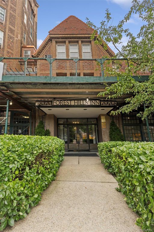 1 Station Square 311, Forest Hills, NY 11375