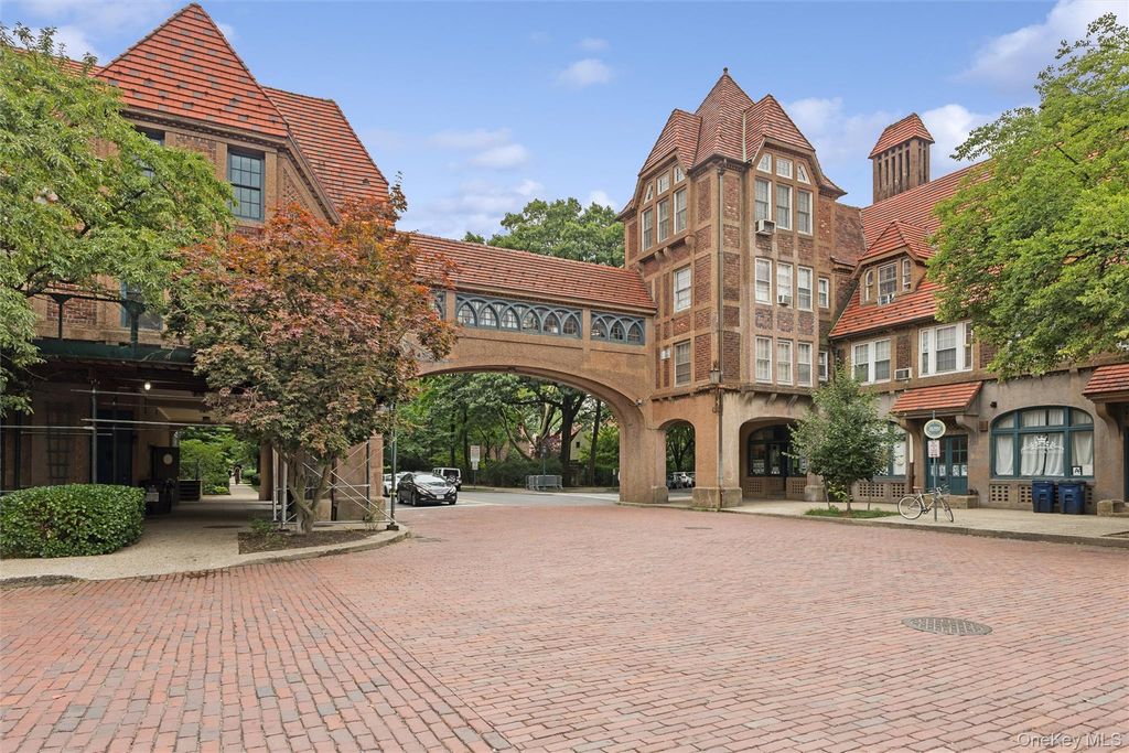1 Station Square 311, Forest Hills, NY 11375 — photo 3