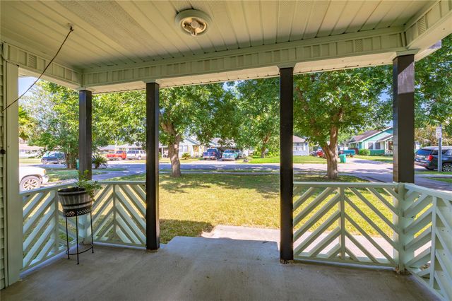 1427 Hankamer Street, Pasadena, TX 77506