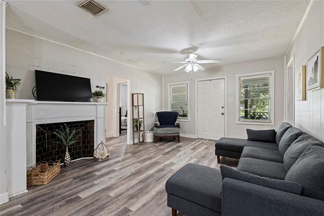 1427 Hankamer Street, Pasadena, TX 77506