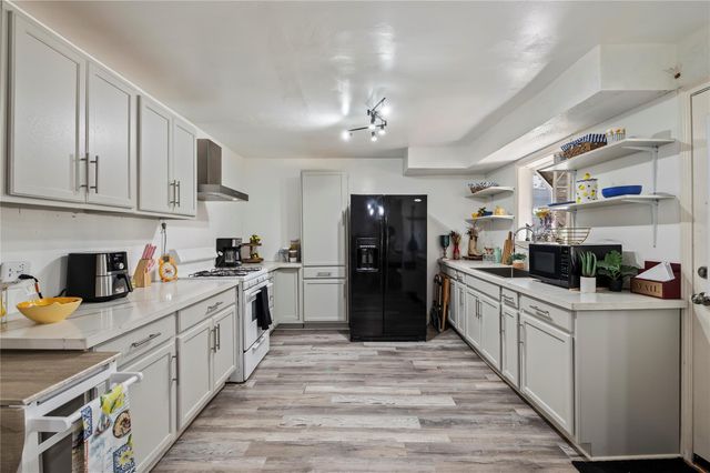 1427 Hankamer Street, Pasadena, TX 77506