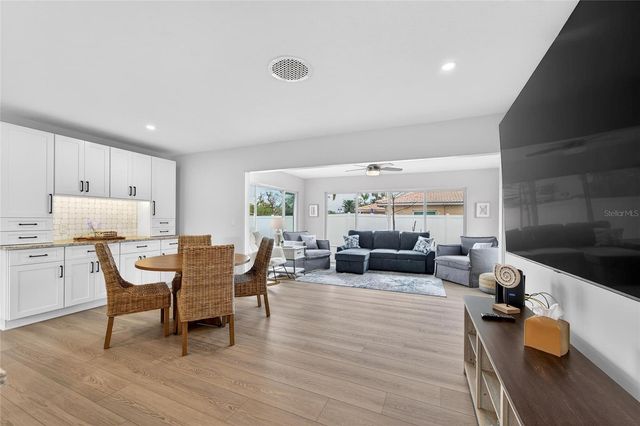 2 79TH STREET S, St Petersburg, FL 33707