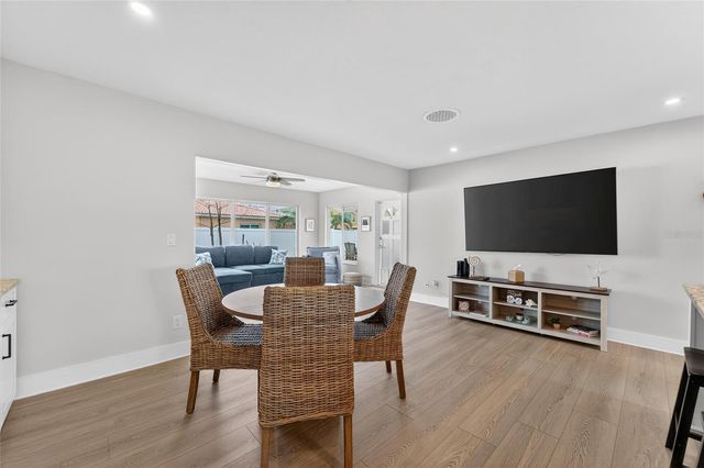 2 79TH STREET S, St Petersburg, FL 33707