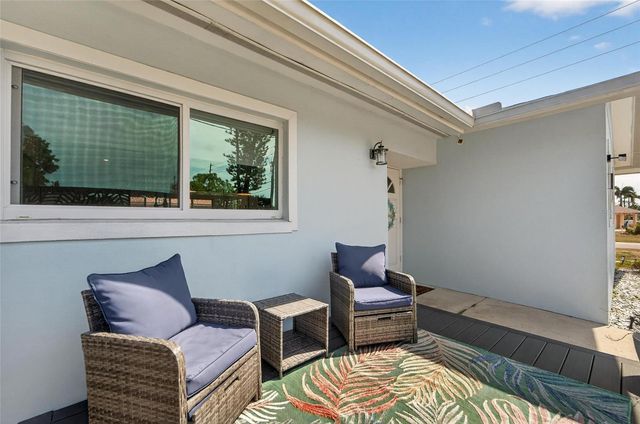 2 79TH STREET S, St Petersburg, FL 33707