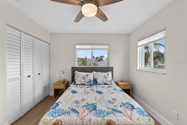 2 79TH STREET S, St Petersburg, FL 33707