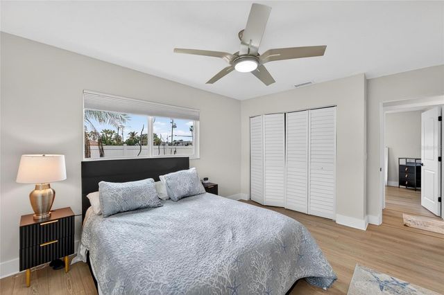 2 79TH STREET S, St Petersburg, FL 33707