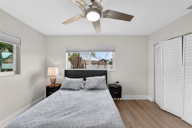 2 79TH STREET S, St Petersburg, FL 33707