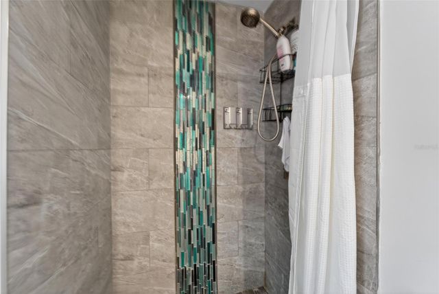 2 79TH STREET S, St Petersburg, FL 33707