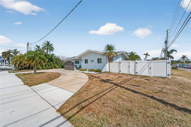 2 79TH STREET S, St Petersburg, FL 33707