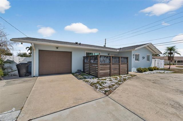 2 79TH STREET S, St Petersburg, FL 33707