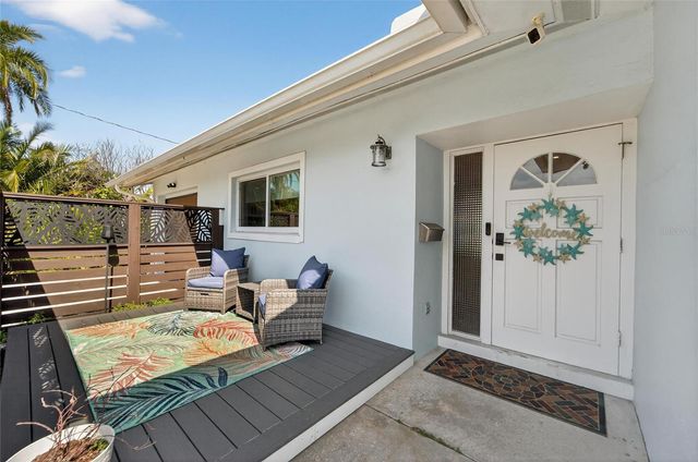 2 79TH STREET S, St Petersburg, FL 33707