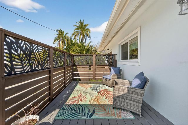 2 79TH STREET S, St Petersburg, FL 33707