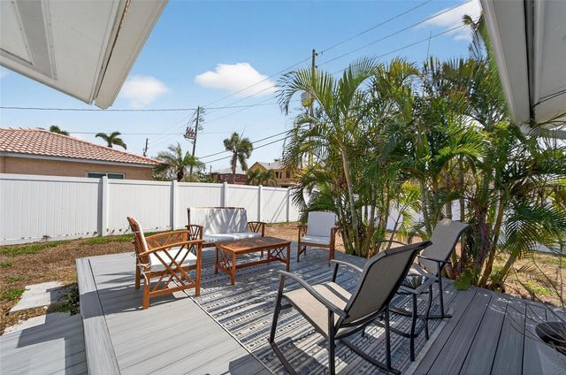 2 79TH STREET S, St Petersburg, FL 33707