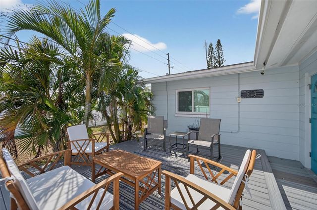 2 79TH STREET S, St Petersburg, FL 33707