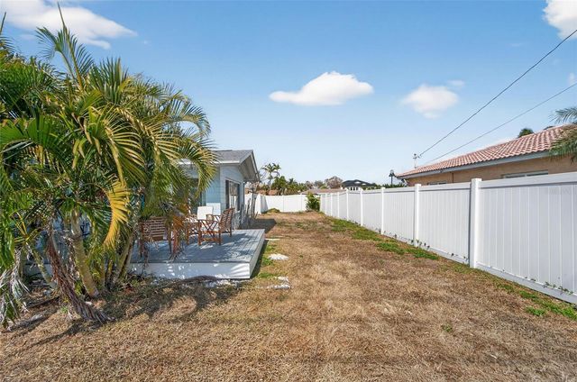 2 79TH STREET S, St Petersburg, FL 33707