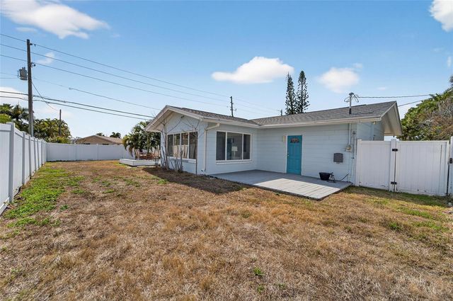 2 79TH STREET S, St Petersburg, FL 33707