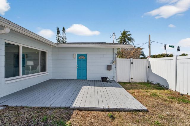 2 79TH STREET S, St Petersburg, FL 33707