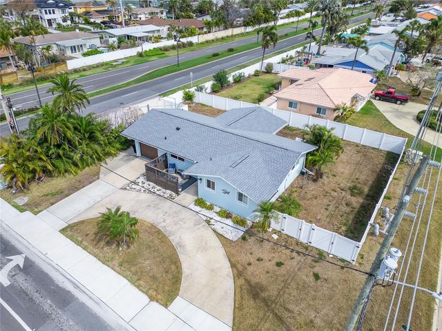 2 79TH STREET S, St Petersburg, FL 33707