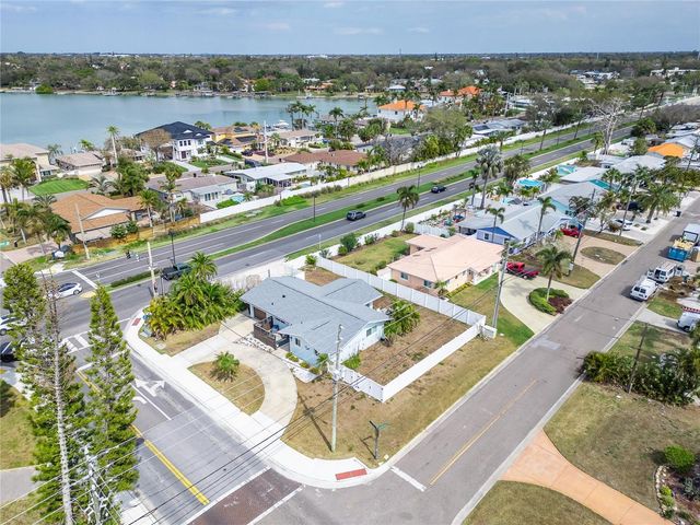 2 79TH STREET S, St Petersburg, FL 33707