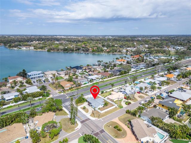 2 79TH STREET S, St Petersburg, FL 33707