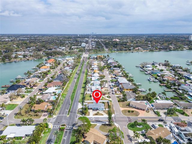 2 79TH STREET S, St Petersburg, FL 33707